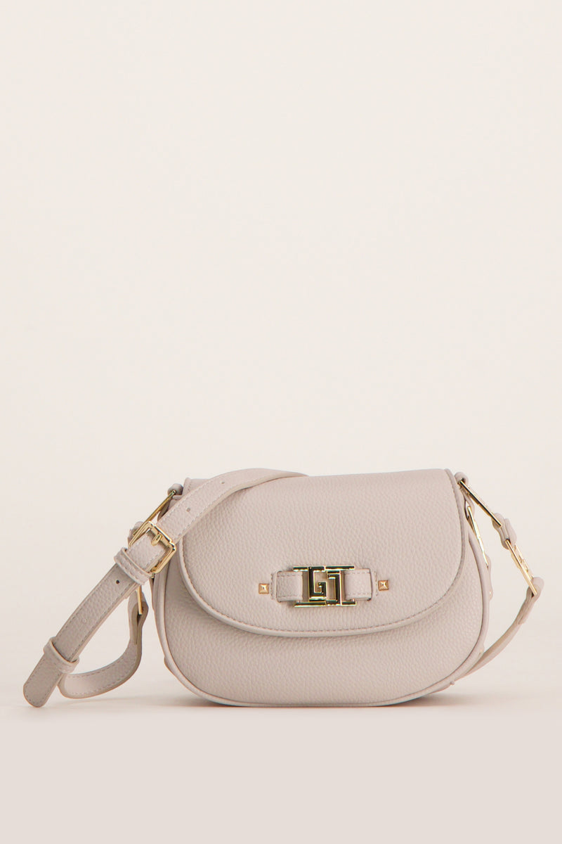 Sac à bandoulière beige de Gaudi Jeans avec fermoir doré et bandoulière réglable.
