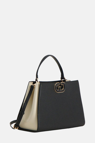 Sac à main noir bicolore de Gaudi Jeans, avec une poignée supérieure et logo doré distinctif.

