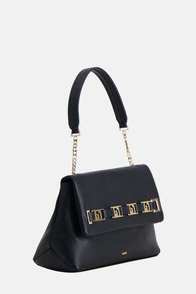 Sac à bandoulière noir de Gaudi Jeans avec une chaîne dorée sur le côté.