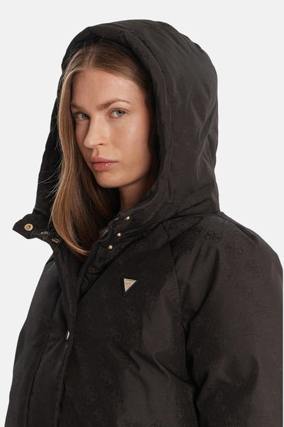 Veste courte noire de Guess, avec motif ton sur ton et capuche.