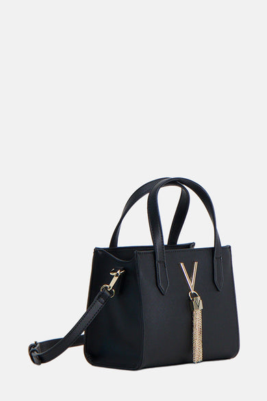 Zwarte VALENTINO BAGS schoudertas met verstelbare schouderriem en kwastbedel.