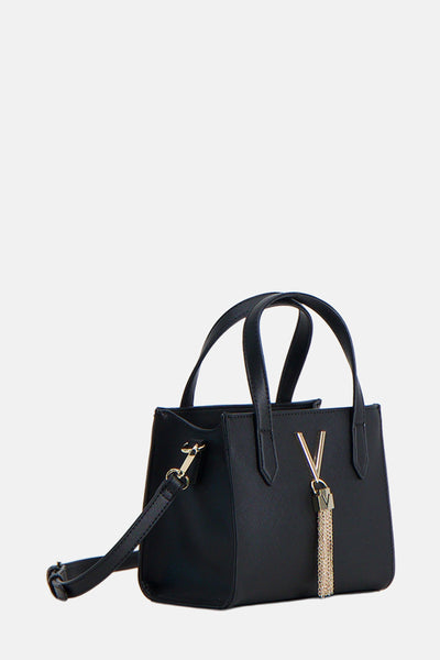 Zwarte VALENTINO BAGS schoudertas met verstelbare schouderriem en kwastbedel.