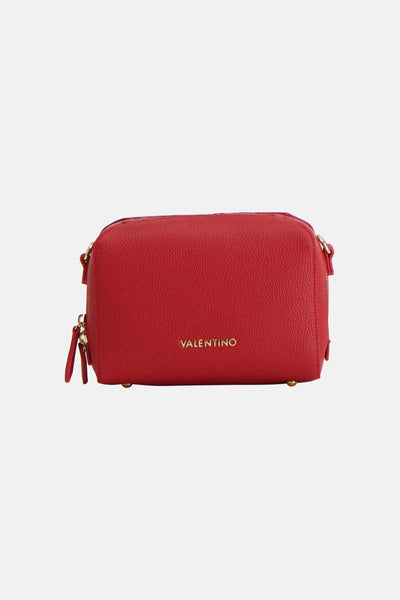 Rode schoudertas van VALENTINO BAGS, met een generfde textuur en gouden details op de ritsen en het logo.