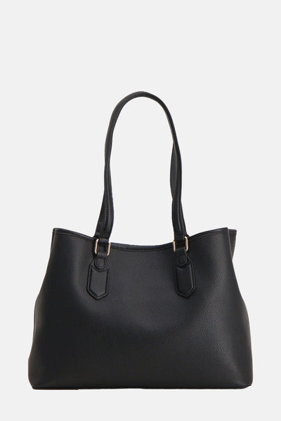 Sac à bandoulière noir de VALENTINO BAGS, avec des détails métalliques dorés et une texture grainée.
