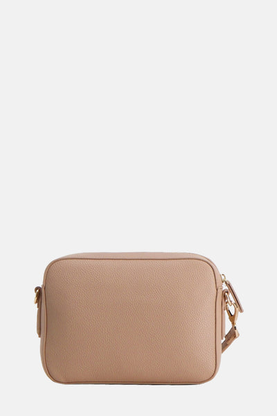 Beige schoudertas van VALENTINO BAGS, met een generfde textuur en een gouden schouderriem.