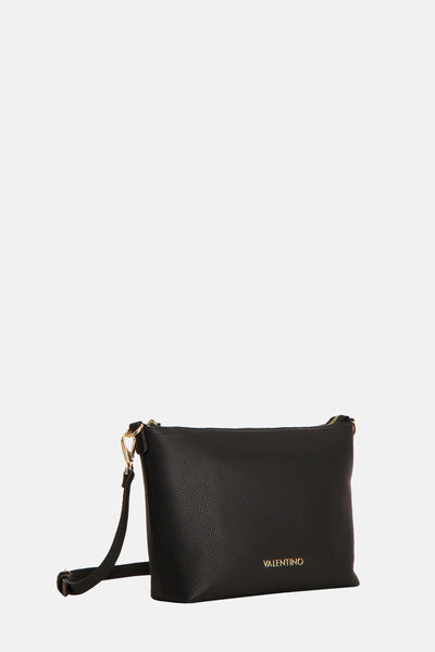 Zwarte schoudertas van VALENTINO BAGS, met een dunne schouderriem en een generfde textuur.