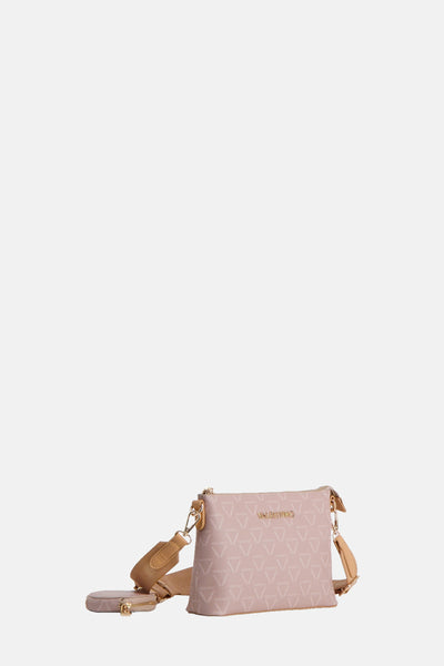 Beige schoudertas van VALENTINO BAGS, met een driehoekig logo-patroon, verstelbare schouderriem en een klein ritszakje eraan vastgemaakt.