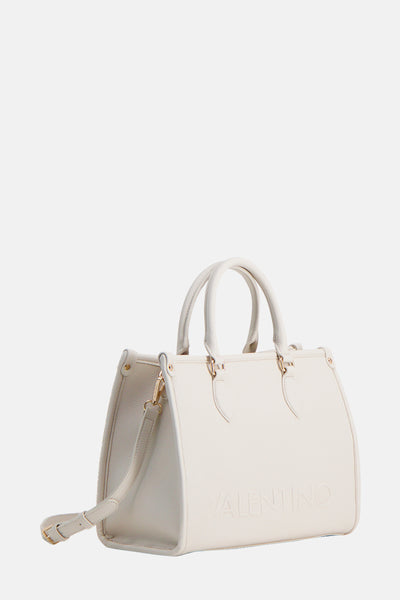 Ecru handtas van VALENTINO BAGS, met verstelbare schouderriem en reliëflogo.