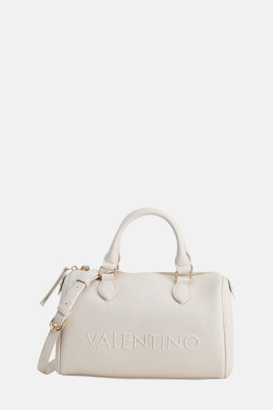 Ecru handtas van VALENTINO BAGS met een schouderriem, een generfde textuur en een reliëflogo.