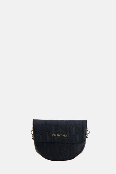Zwarte VALENTINO BAGS schoudertas met reliëf logo patroon en gouden ketting schouderriem.
