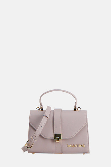 Paarse schoudertas van VALENTINO BAGS, met verstelbare schouderriem en gouden sluiting.
