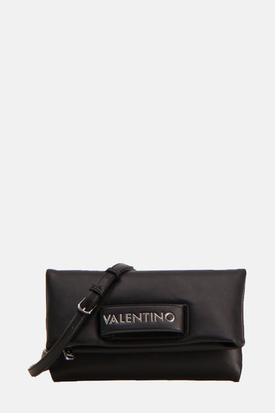 Zwarte VALENTINO BAGS schoudertas met een verstelbare schouderriem en zichtbaar zilveren logo.