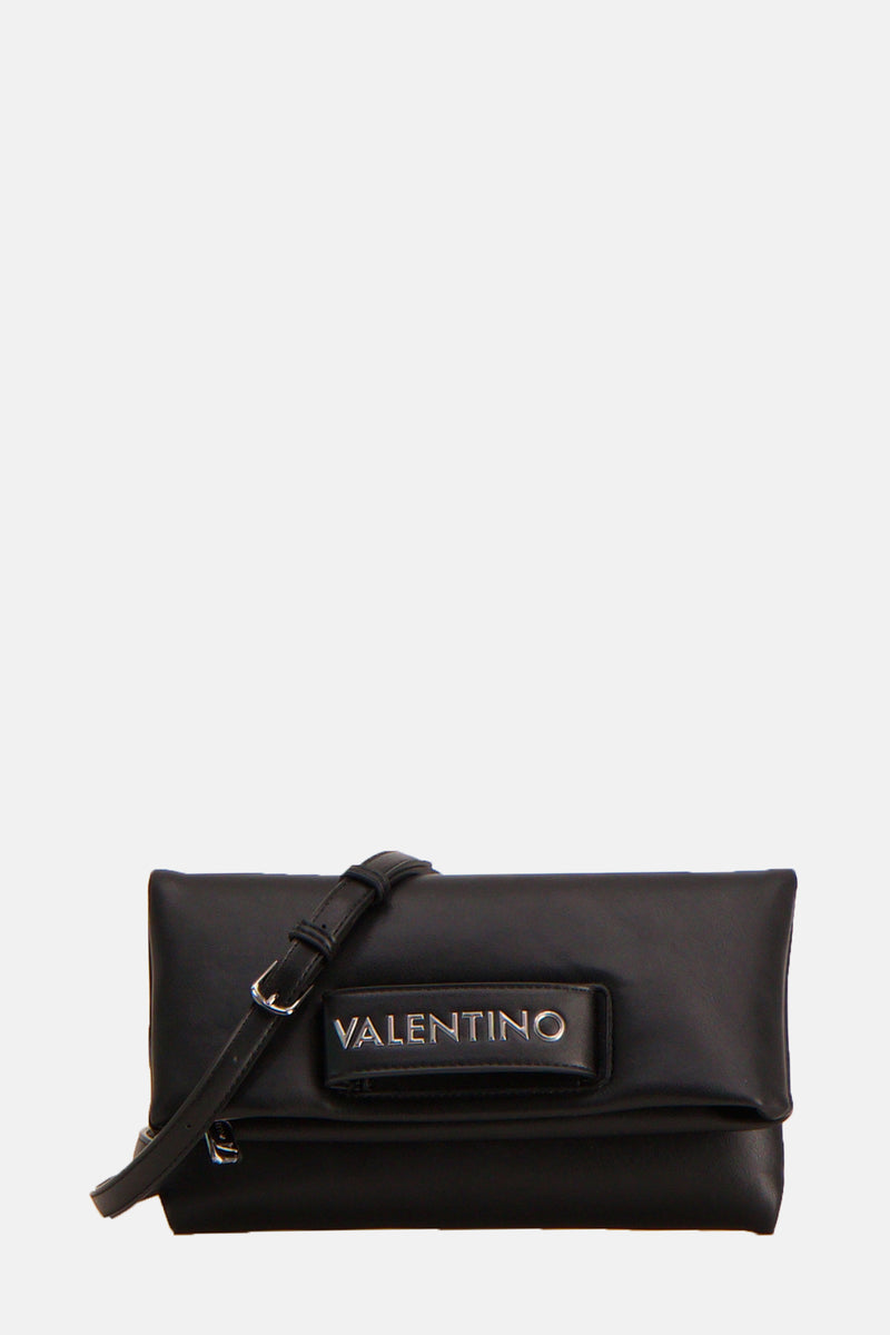 Zwarte VALENTINO BAGS schoudertas met een verstelbare schouderriem en zichtbaar zilveren logo.
