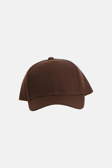 Casquette marron de Access®, avec une visière incurvée et un bouton sur le dessus.