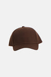 Casquette marron de Access®, avec une visière incurvée et un bouton sur le dessus.