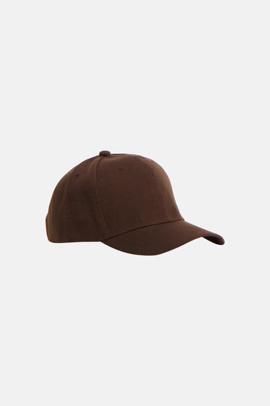 Casquette brune par Access®, avec une visière incurvée classique et une texture en coton visible.
