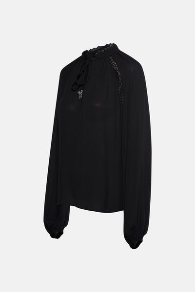 Zwarte blouse met lange mouwen van Guess, met kanten opstaande kraag en strikdetail.