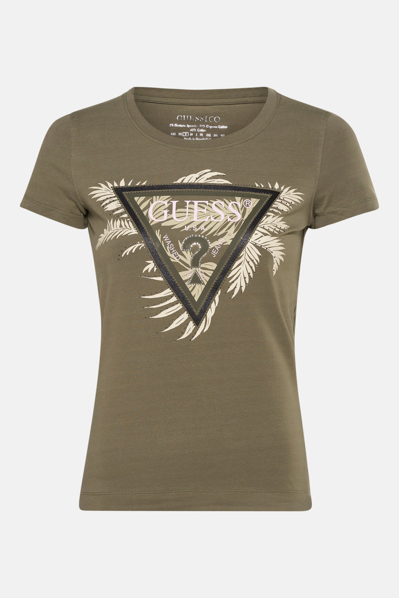 T-shirt à manches courtes vert de Guess, avec un logo triangulaire et un motif de feuilles de palmier.
