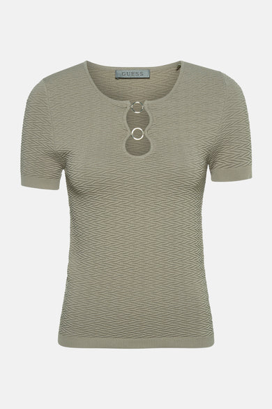 T-shirt kaki à manches courtes de Guess, avec texture en zigzag et deux anneaux décoratifs à l'encolure.