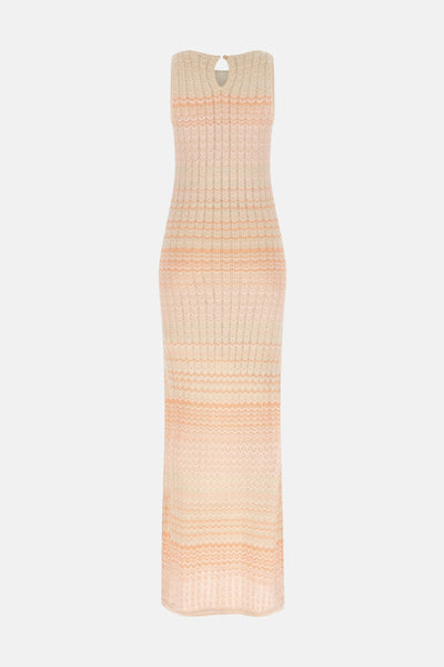 Robe multicolore de Guess, avec un motif à rayures horizontales et une coupe longue et ajustée.
