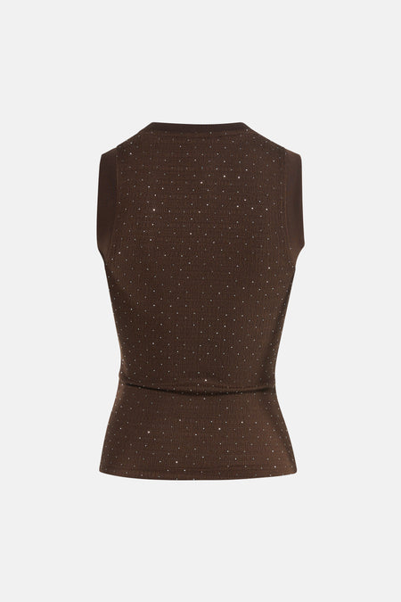 Top sans manches marron de Guess, avec des détails scintillants sur le tissu côtelé.