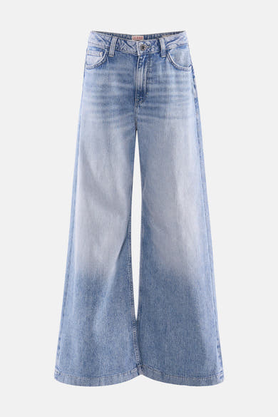 Wijde spijkerbroek van lichtblauw denim van Guess, met een verouderde wassing over de gehele lengte.