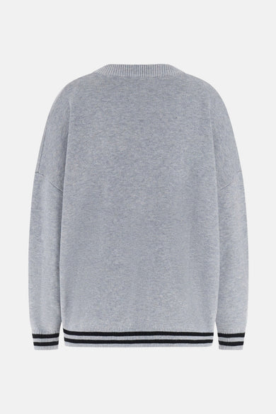 Cardigan gris chiné par Guess, avec des rayures noires aux poignets et à l'ourlet, vue arrière.
