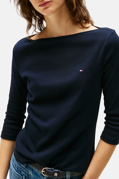 Donkerblauwe 3/4-mouwen T-shirt van Tommy Jeans, met vlaglogo op de borst en rechte zoom.