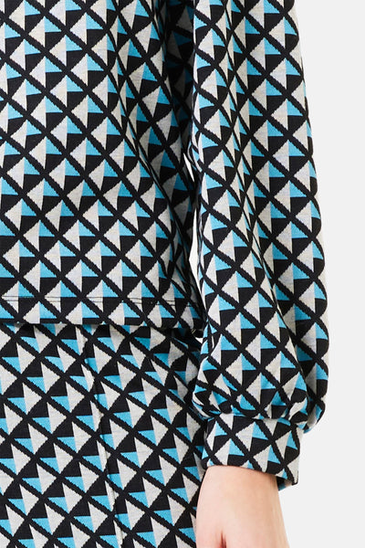 Zwarte ronde hals sweatshirt van GARCIA met een blauw-wit geometrisch patroon.