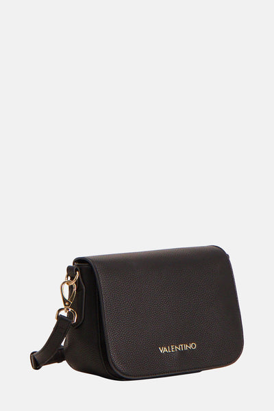 Zwarte schoudertas van VALENTINO BAGS, met goudkleurige schouderriem en generfde textuur.