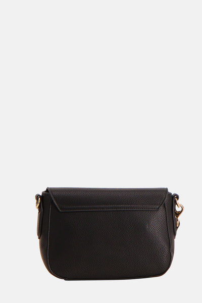 Zwarte schoudertas van VALENTINO BAGS, met getextureerde flap en gouden hardware.