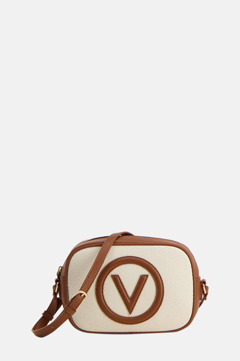 Beige schoudertas van VALENTINO BAGS met een grote bruine V op de voorkant.