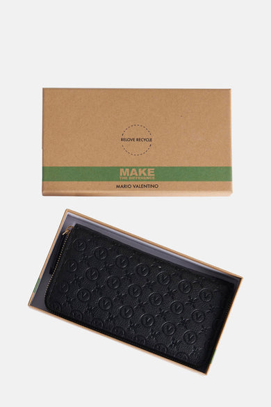 Zwarte leren portefeuille van VALENTINO BAGS, met reliëf logo-patroon, gepresenteerd in zijn doos.