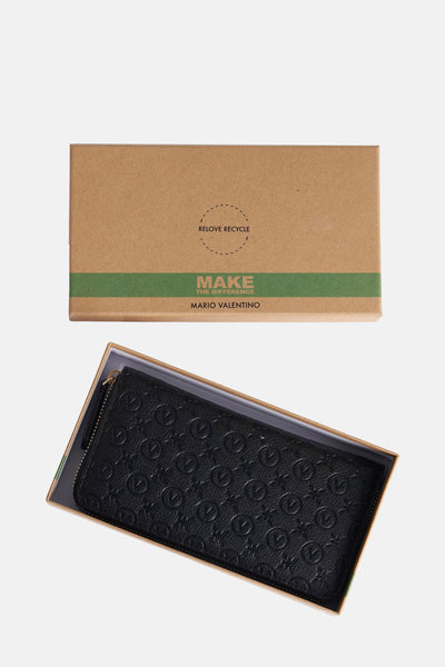 Zwarte leren portefeuille van VALENTINO BAGS, met reliëf logo-patroon, gepresenteerd in zijn doos.