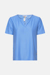 Blauw T-shirt met korte mouwen van Zabaione, met een subtiel textuurpatroon over de gehele stof.