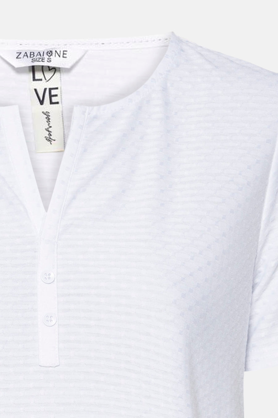 Wit T-shirt met korte mouwen van ZABAIONE, met een knoopsluiting en een subtiel textuurpatroon.