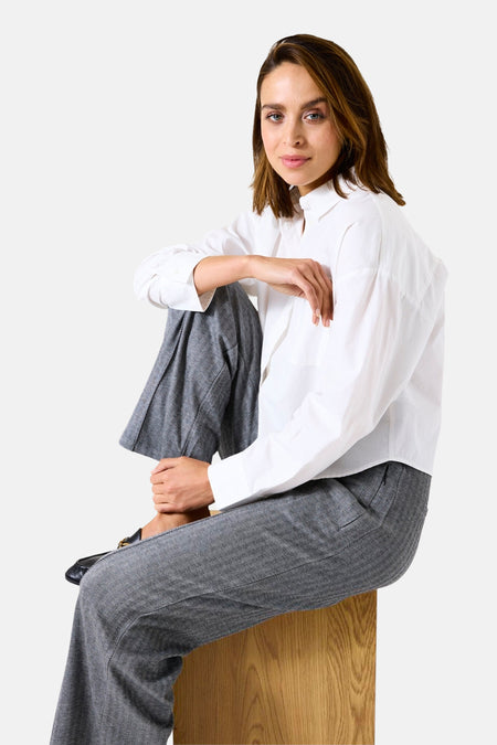Grijze broek van GARCIA, met een visgraatstructuur, elastische tailleband en zijzakken.
