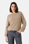 Taupe ronde hals trui van GARCIA, met een zachte textuur en gedragen met een wijde jeans.