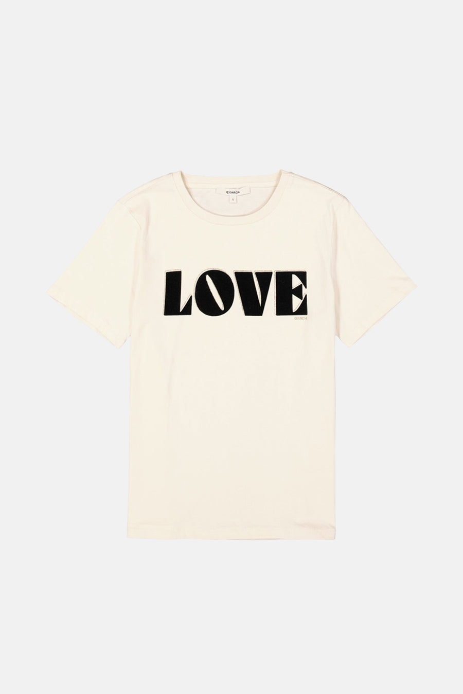 T-shirt écru à manches courtes de GARCIA, avec inscription "LOVE" noire sur le devant.