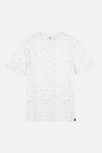 T-shirt blanc à motif floral, de Garcia, avec un petit logo discret en bas.
