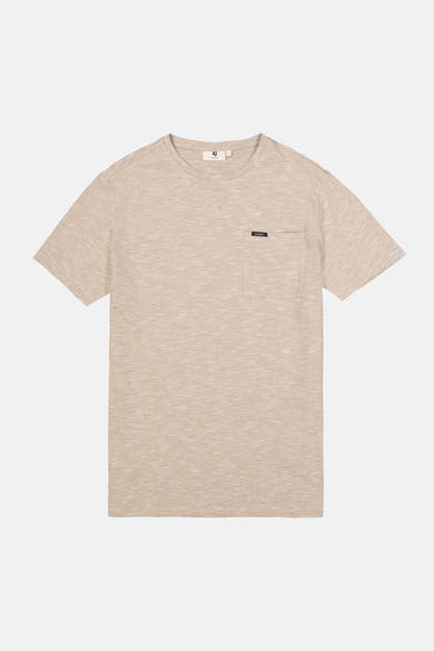 T-shirt à manches courtes beige en maille, de GARCIA, avec poche poitrine simple.