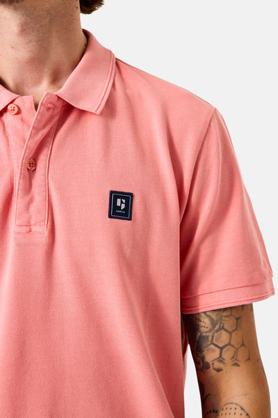 Roze poloshirt met korte mouwen van GARCIA, met klassieke kraag en korte mouwen.