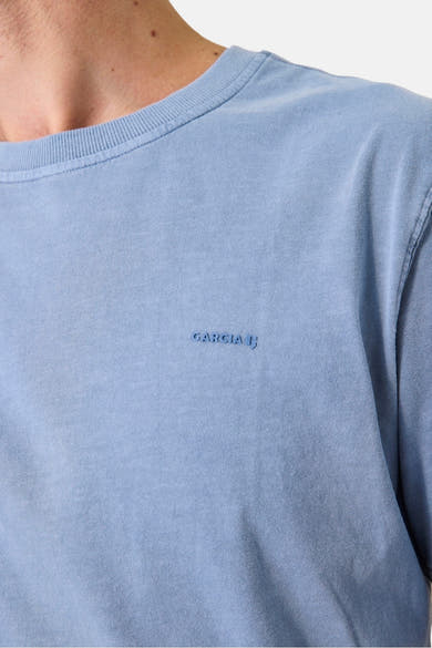 Blauw T-shirt met korte mouwen van GARCIA, met een discreet geborduurd logo op de borst.